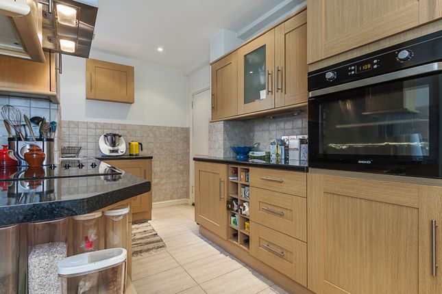 Duplex to rent in Latymer Court, Hammersmith Road, Hammersmith