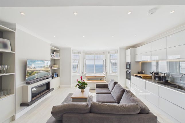 Apartment 3, Hillbury House, The Esplanade, Woolacombe photo 2