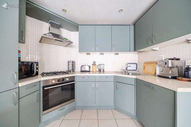 29 Waterside Court, Millpond Place, Carshalton photo 3