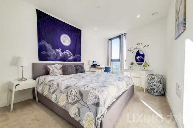 Flat for sale in Coster Avenue, Woodberry Down