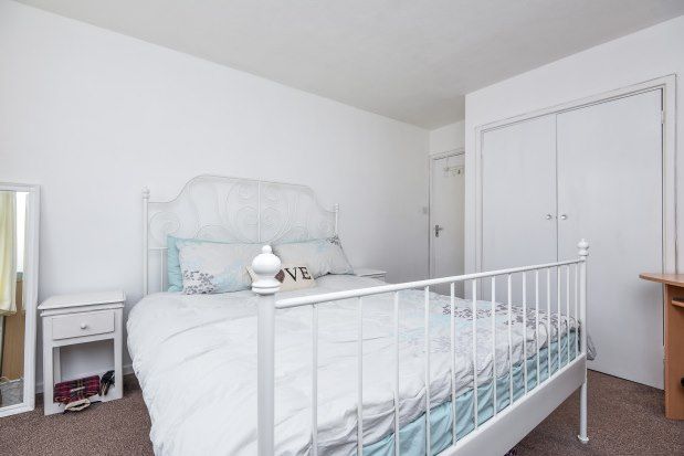 Thumbnail Flat to rent in Upper Park Road, Bromley