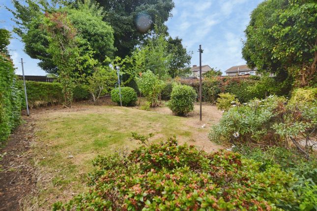 23, Saughton Mains Avenue, Edinburgh photo 5