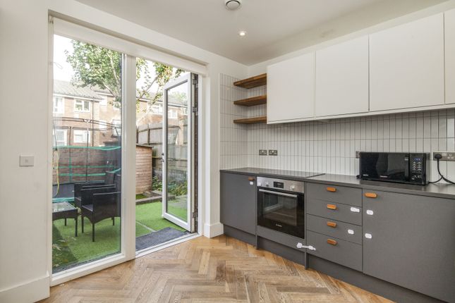 9a, Ravensdale Gardens, London photo 5
