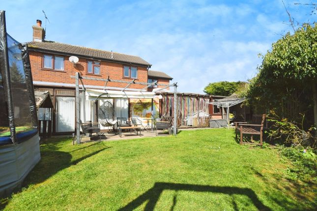 71, Ridgeway, Chesterfield photo 2
