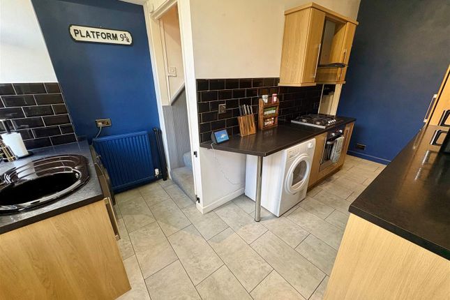 7, Cambridge Street, Bradford photo 4
