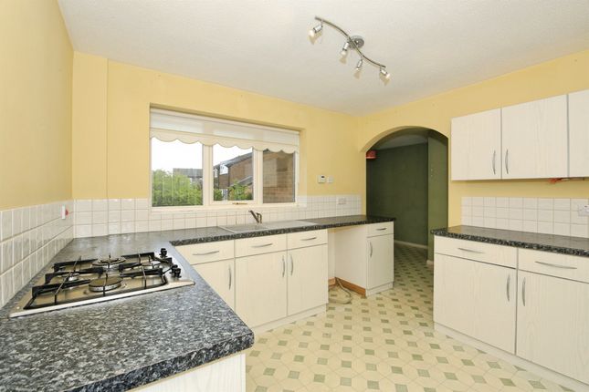 15, Earlswood, PETERBOROUGH photo 3