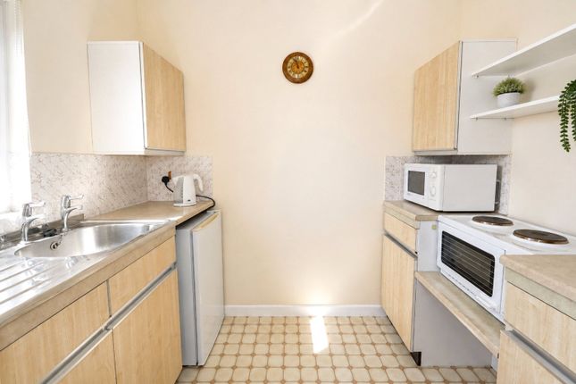 36 Homeworth,, Mount Hermon Road, Woking photo 3