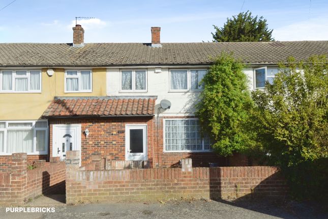 Long Furlong Drive, Slough photo 2