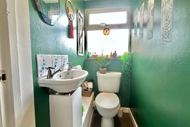 46 Lakeside Avenue, Lydney photo 4