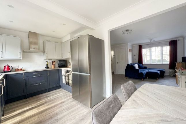 30 Burns Close, Billericay photo 3