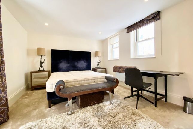 B52 Huntley Street, London photo 3