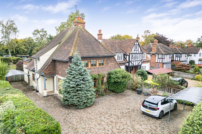 3-bed detached on Shepherds Lane, Reading, £1,050,000