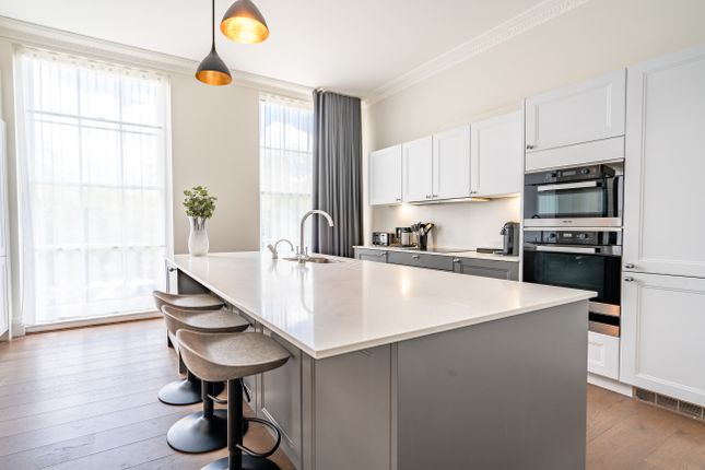 Flat to rent in Lincoln's Inn Fields, London