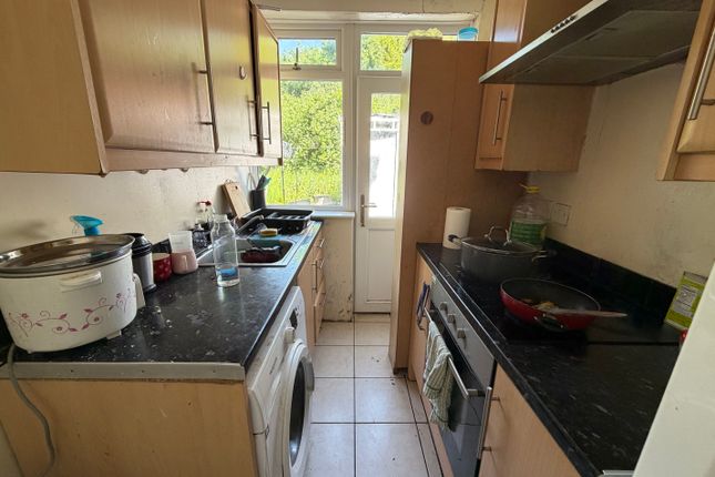 41, Woodleigh Avenue, BIRMINGHAM photo 2