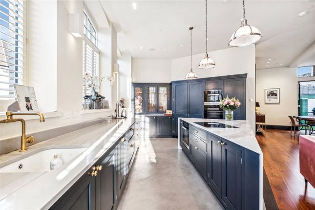 End terrace house for sale in Broughton Road, London