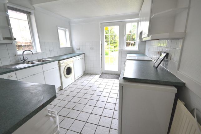 32, Sherborne Way, Rickmansworth photo 2