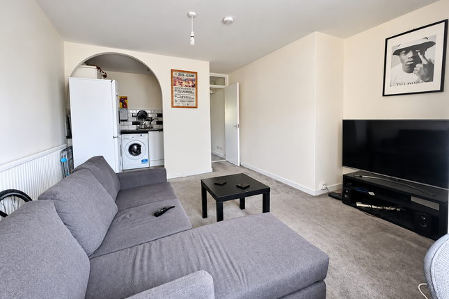 Barforth Lodge, 49,Flat 3, Barforth Road, London photo 2
