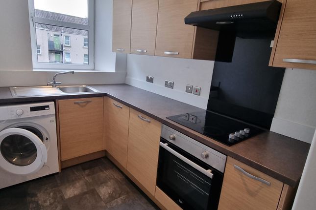 Thumbnail Flat to rent in 8/3, Arthurstone Terrace, Dundee