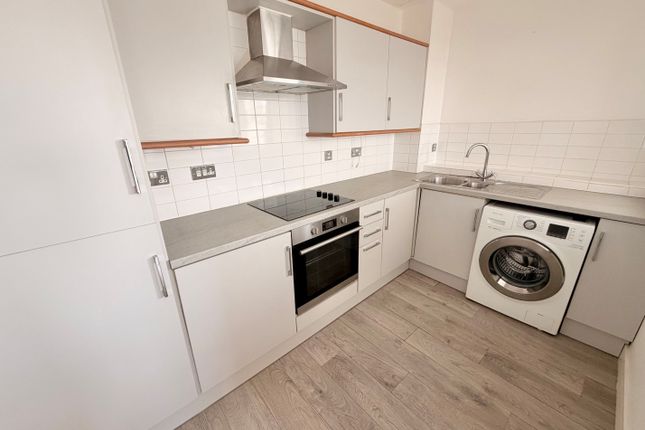 High Road, Chadwell Heath photo 4