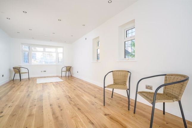 38, Wolsey Drive, Walton-On-Thames photo 4
