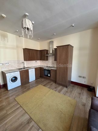 Flat to rent in Gordon Road, Cathays