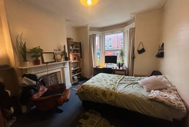 Hessle Place Hyde Park, Leeds photo 2
