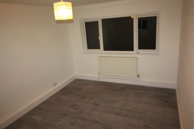 47, Byron Way, Northolt photo 2