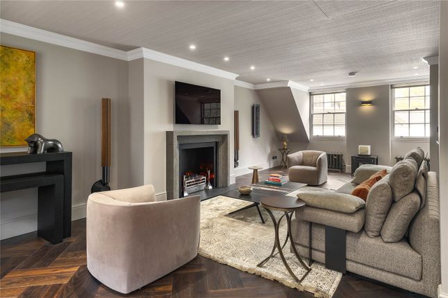 83, Cadogan Lane, London photo 3