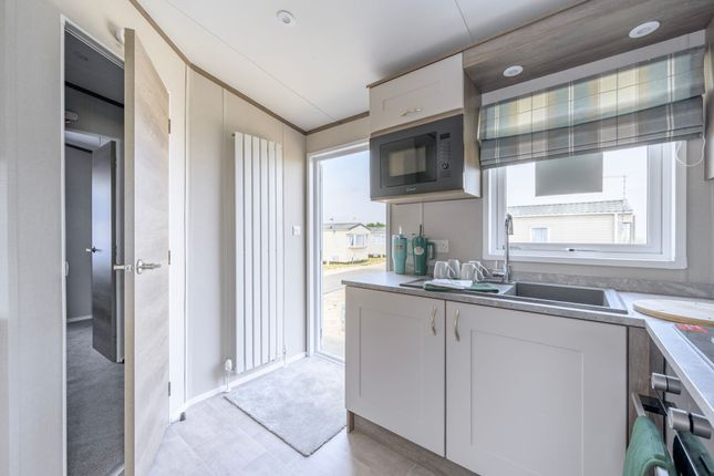 7 Eastern Beach Caravan park, Manor road, Caister-On-Sea photo 4