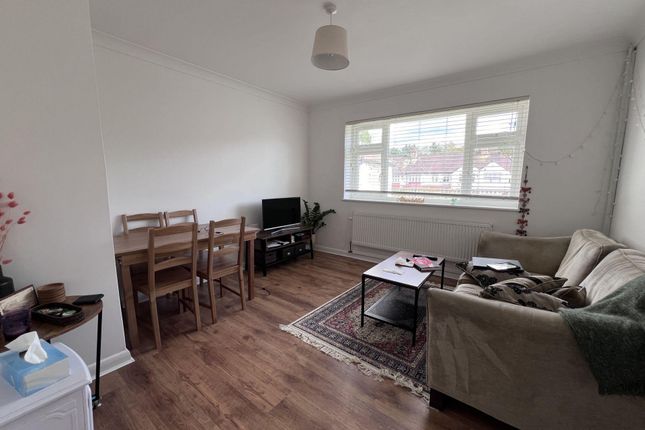Thumbnail Flat to rent in Whytecliffe Road North, Purley