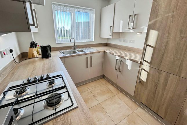 92, Ivinson Way, Uttoxeter photo 3