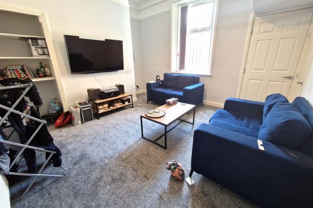 Room 1, 87, Croydon Road, Newcastle Upon Tyne photo 3