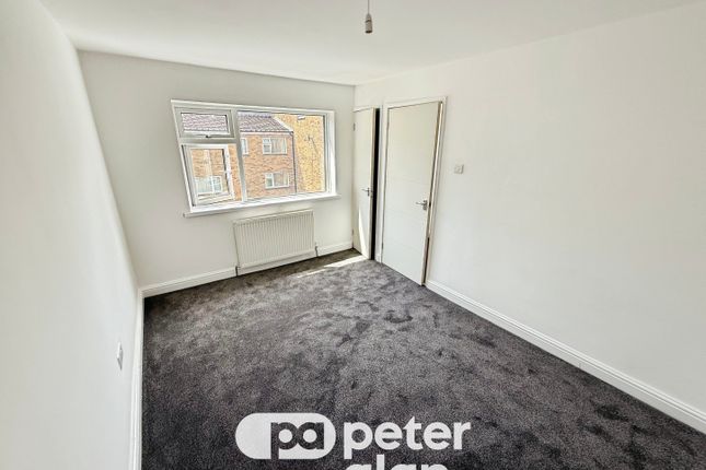 60, Cardiff photo 2