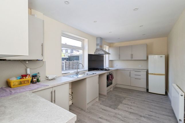10, Bromley Crescent, Greater Manchester photo 4