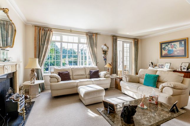 54, Sunningdale Close, Stanmore photo 4