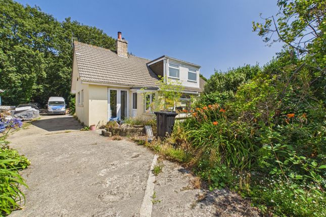 5-bed detached on Green Gables, Camborne, £275,000
