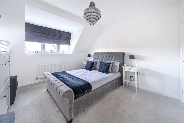 8 Upper Meadow,, Hedgerley Lane, Buckinghamshire photo 4