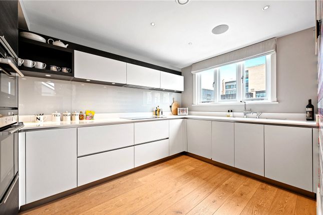 The Penthouse, 353, Strand, London photo 3