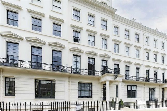 Thumbnail Flat to rent in Hyde Park Gardens, London