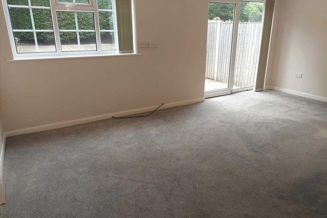 9, James Court, Woolton photo 5