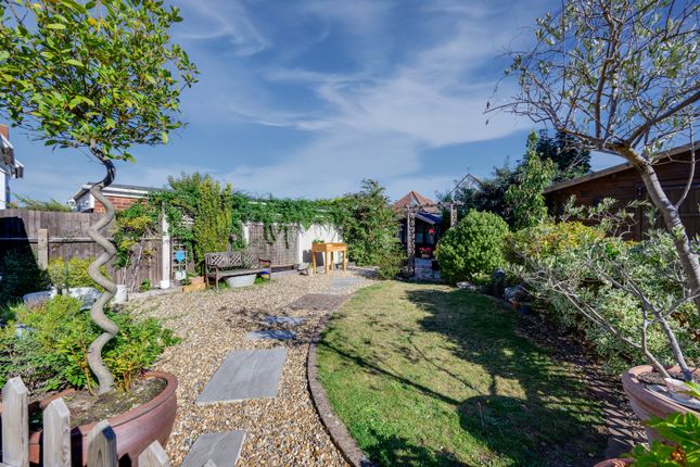 8, St. Edmunds Road, Felixstowe photo 2