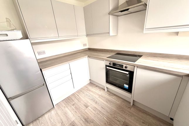45, Warrington photo 2
