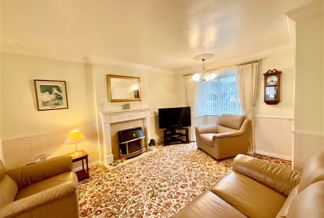 56, Martin Close Aughton, Sheffield photo 3