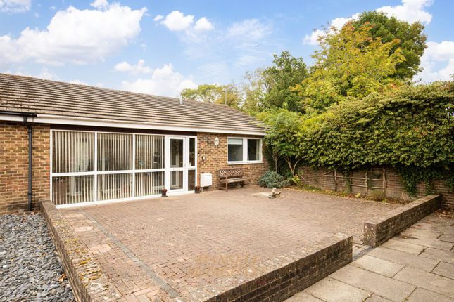 2-bed house on 29 Rackham Close, Crawley, £350,000