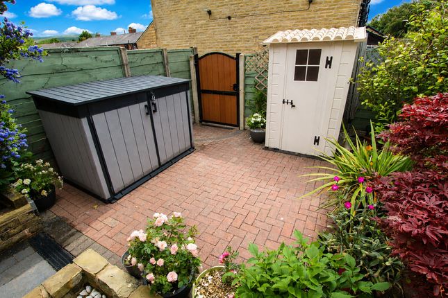 153 Featherstall Road, Littleborough photo 4
