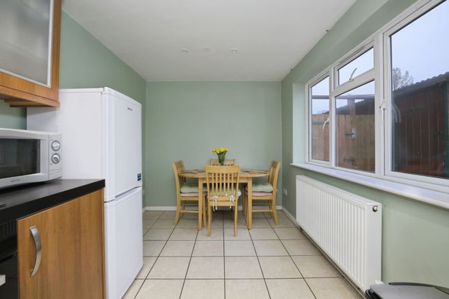 12, Skippon Close, Market Harborough photo 3