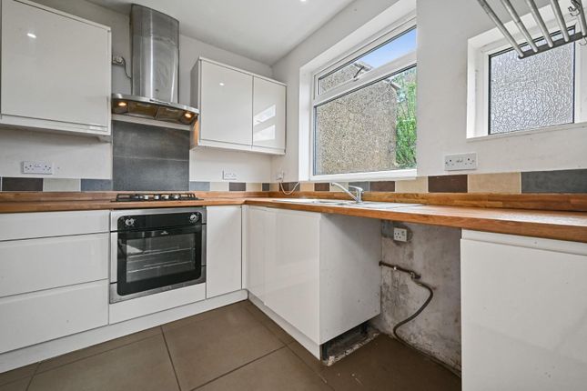 59, Fairfields Crescent, London photo 3