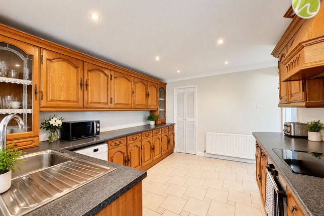 8 Taits, Stanford-Le-Hope photo 2