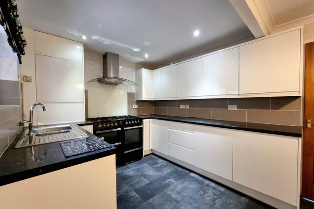 23 Ashbrook, Bridgend photo 2