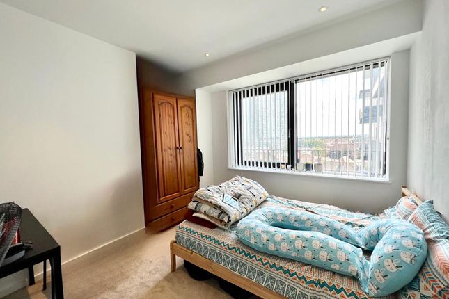 Flat for sale in Valentines House, Ilford, Essex